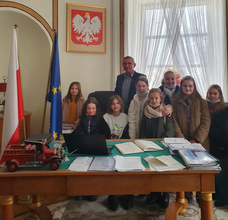 Obrazek wyróżniający - Uczniowie ze Słupi odwiedzili Starostwo Powiatowe 2