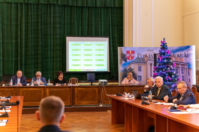 Budżet powiatu skierniewickiego uchwalony jednogłośnie